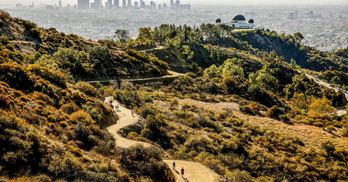 Winds Friday, rainfall Saturday against Los Angeles 9