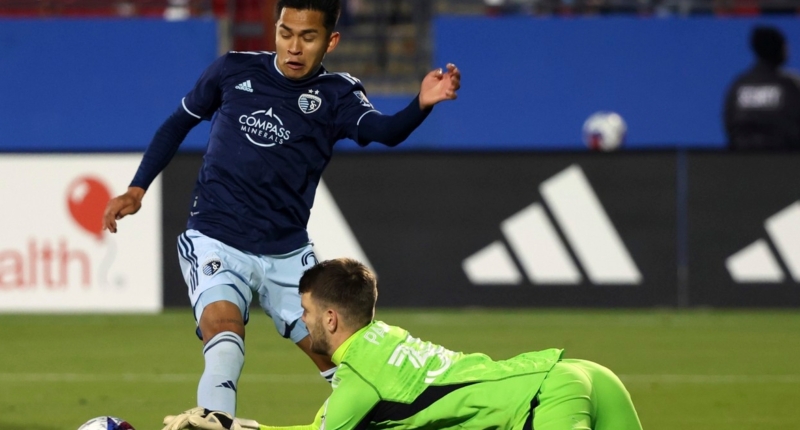 FC Dallas Secures Late Win over Sporting KC 1