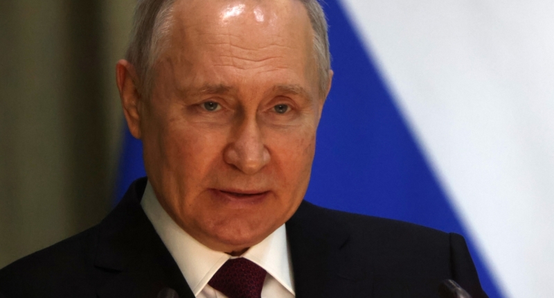 Putin Faces Nazi Comparisons During Mariupol Visit 1