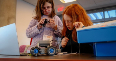 Alexandria Students Build Mars Rover 1