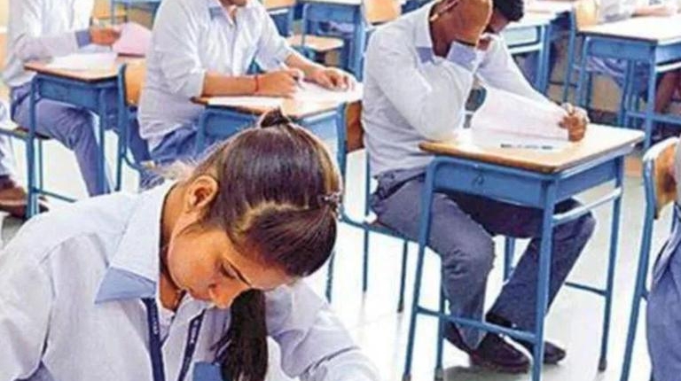 CBSE Class 12 PoliSci: Moderate Exam with Paper Analysis