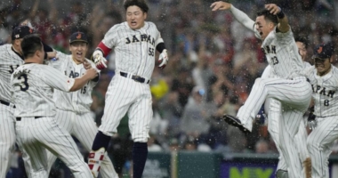 Japan reaches WBC final after thrilling win.