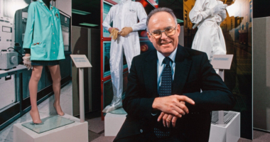 Intel Co-Founder Gordon Moore Dies at 94