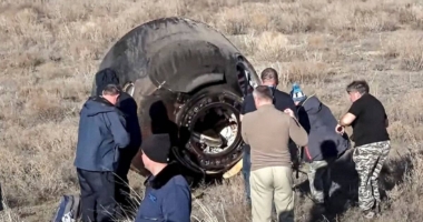 Russian Soyuz Capsule's Dramatic Landing