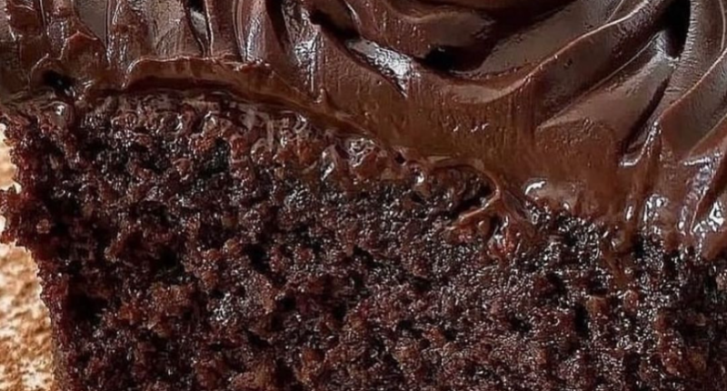 Moist Chocolate Cake: A Dreamy Dessert for Chocolate Lovers 1