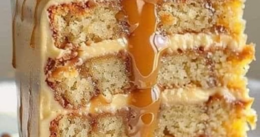 Caramel Banana Pecan Cake Recipe 🍰 7