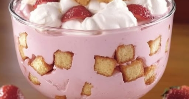 Twinkie Strawberry Cheesecake Trifle 13