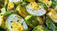 Creamy Avocado and Egg Spinach Salad: A Nutritious Delight 3