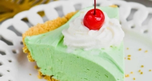 Easy No-Bake Shamrock Shake Pie: A Minty Delight for Any Occasion 13