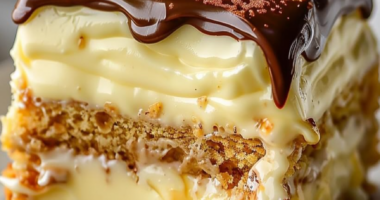 No-Bake Chocolate Eclair Cake: A Simple and Decadent Dessert 1