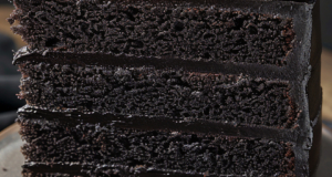 Luxurious Black Velvet Cake: A Decadent Indulgence 22