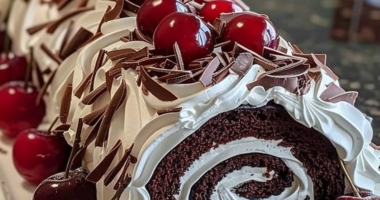 Decadent Black Forest Swiss Roll: A Festive Treat for Any Occasion 4