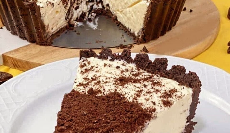 Oreo Cheesecake: A Decadent and Crowd-Pleasing Dessert 1