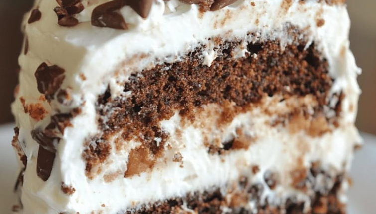 Decadent Chocolate Caramel Poke Cake: A Sweet Indulgence 1