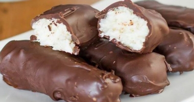 Homemade 3-Ingredient Mounds Bars: A Classic Treat Made Easy 16