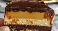 Homemade No-Bake Twix Cheesecake: A Decadent Dessert 3