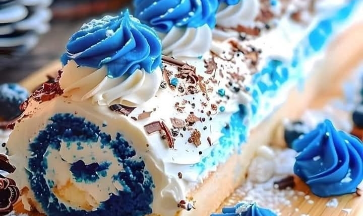 Divine Blue Velvet Cake Roll Recipe 1