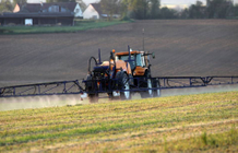  Mayor compensates farmer for spraying less pesticides