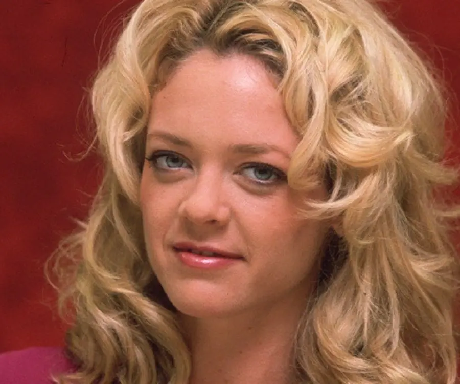 Lisa Robin Kelly