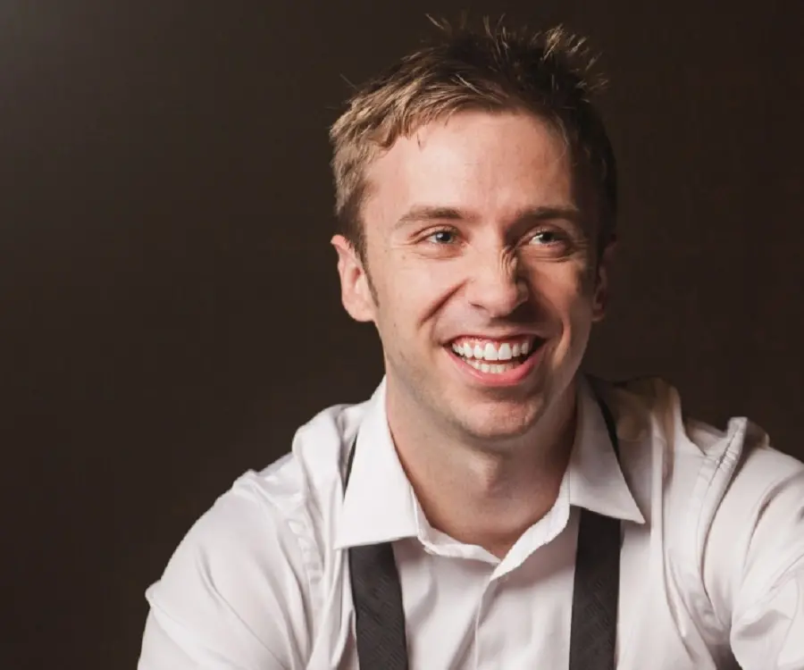 Peter Hollens