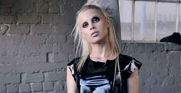 Yolandi